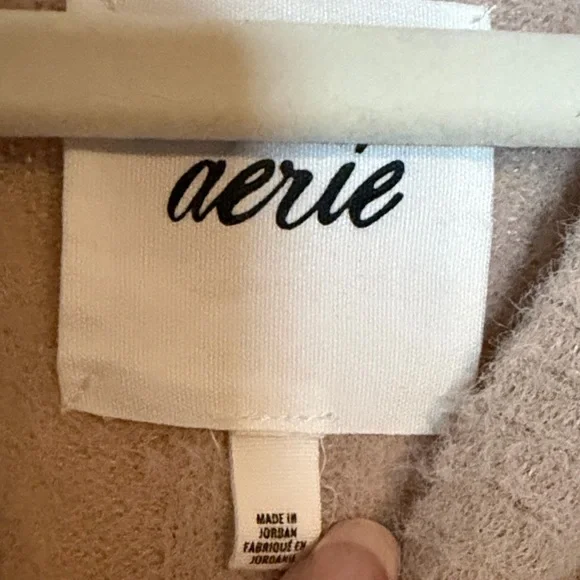 Aerie M Beige Crewneck Boxy Soft Sweater.Ribbed cuffs/hem/neck.Oversized. EUC - Picture 2 of 7